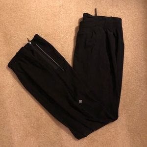Black lululemon men’s surge jogger small